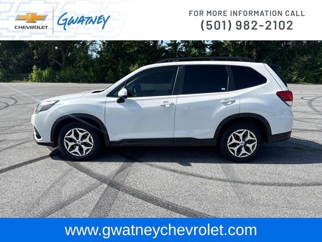 Used 2024 Subaru Forester Premium AWD/4WD image 8