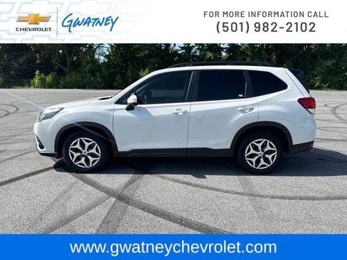 Used 2024 Subaru Forester Premium AWD/4WD image 8
