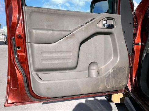 Used 2017 Nissan Frontier SV w/ SV Value Truck Package RWD image 27