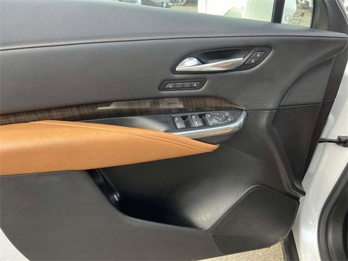 Used 2021 Cadillac XT4 Premium Luxury image 18