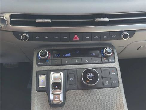 Used 2025 Hyundai Palisade SE FWD image 21