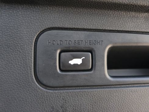 Used 2023 Honda Pilot Touring image 9