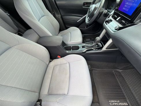 Certified 2023 Toyota Corolla Cross AWD Hybrid image 27
