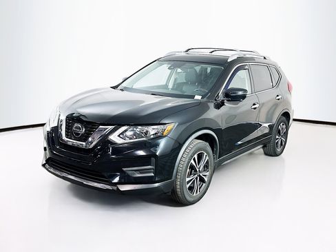 Used 2019 Nissan Rogue SV w/ Premium Package image 3