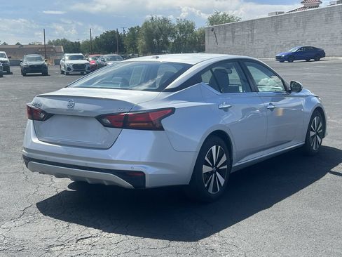 Used 2021 Nissan Altima 2.5 SV FWD image 3