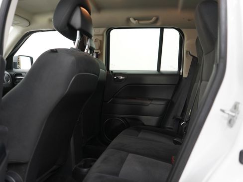 Used 2014 Jeep Patriot Latitude image 17