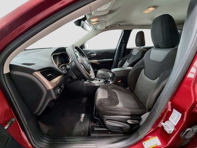 Used 2017 Jeep Cherokee Sport FWD image 15