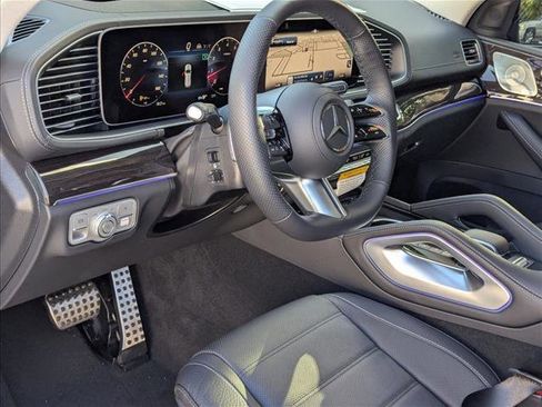 New 2026 Mercedes-Benz GLS 450 4MATIC image 3