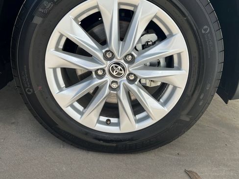 Used 2026 Toyota Corolla Cross LE FWD image 26