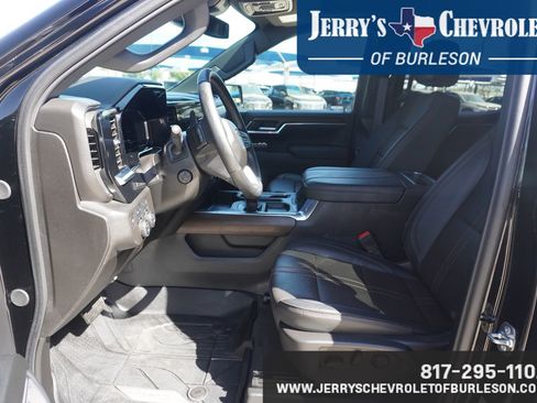 Used 2025 Chevrolet Silverado 1500 High Country w/ High Country Premium Package AWD/4WD image 7