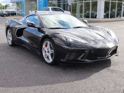 Used 2022 Chevrolet Corvette Stingray Preferred Cpe RWD image 2