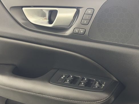 Used 2019 Volvo S60 T5 Momentum FWD image 18
