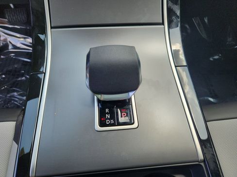 Used 2026 Land Rover Range Rover Velar Dynamic SE AWD/4WD image 16
