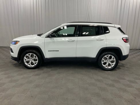 Used 2024 Jeep Compass Latitude image 8