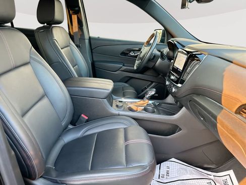 Used 2023 Chevrolet Traverse RS AWD/4WD image 29