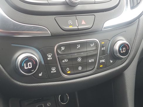 Used 2024 Chevrolet Equinox LT FWD image 26
