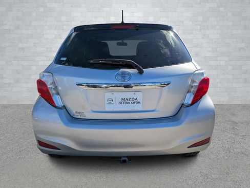Used 2012 Toyota Yaris L image 6