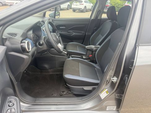 Used 2025 Nissan Versa SV FWD image 27