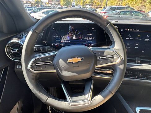 Used 2025 Chevrolet Equinox LT image 28