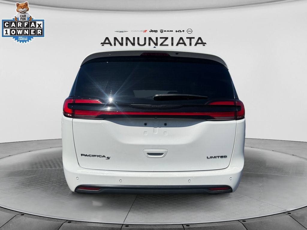 Used 2025 Chrysler Pacifica Limited FWD image 4