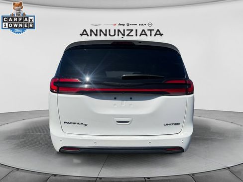 Used 2025 Chrysler Pacifica Limited FWD image 4