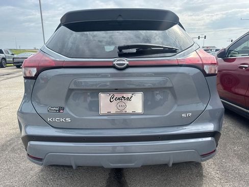 Used 2024 Nissan Kicks SR w/ SR Premium Package FWD image 7