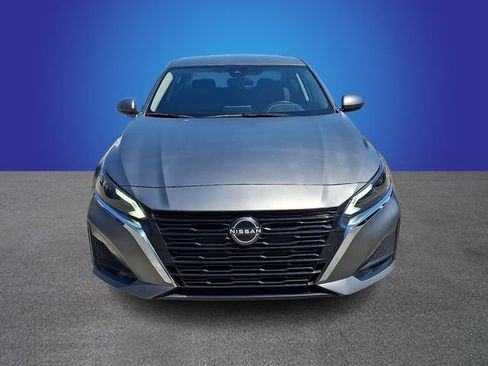 Used 2023 Nissan Altima 2.5 SV FWD image 2