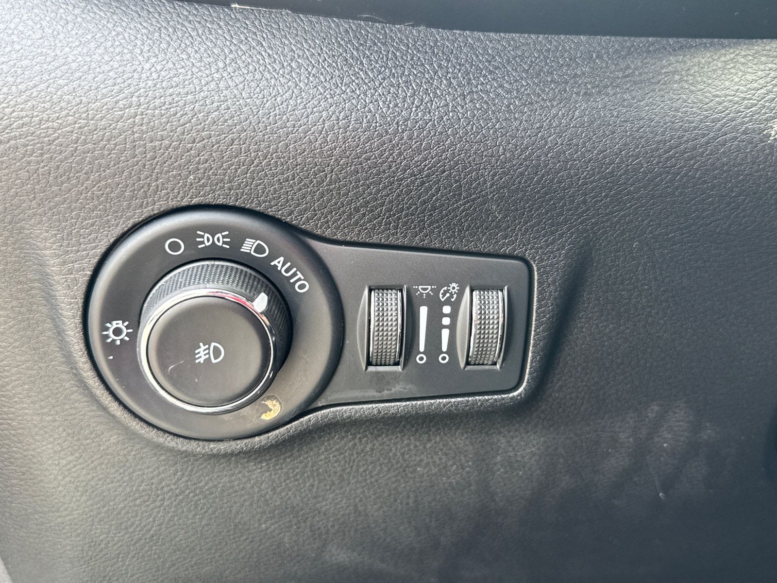 Used 2022 Jeep Compass Latitude w/ Convenience Group AWD/4WD image 16
