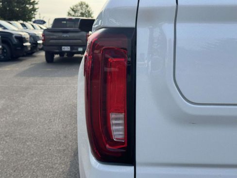 Used 2020 GMC Sierra 1500 AT4 w/ AT4 Premium Package AWD/4WD image 12