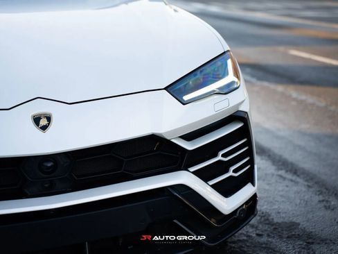 Used 2022 Lamborghini Urus image 2