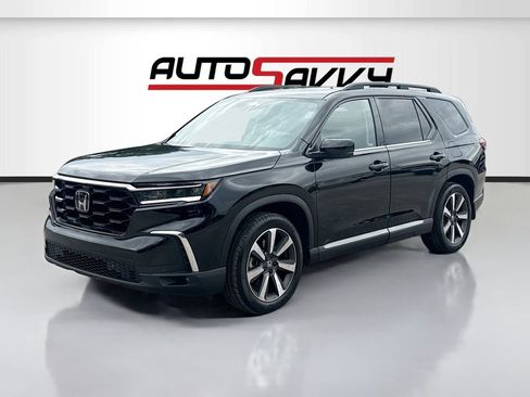 Used 2024 Honda Pilot Touring image 3