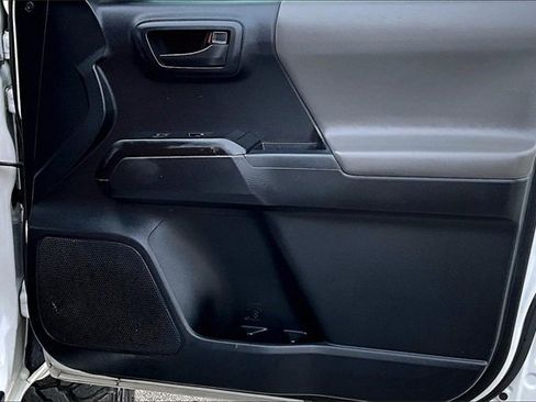 Used 2018 Toyota Tacoma SR5 image 26