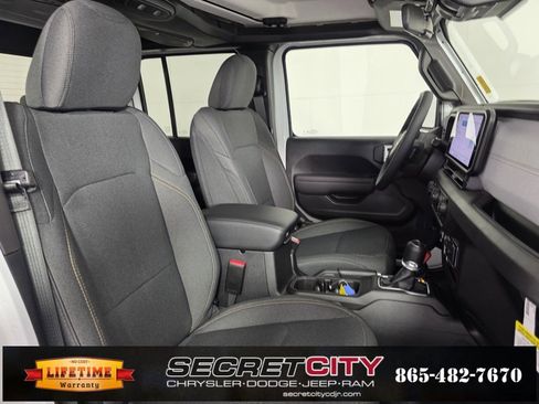 New 2025 Jeep Gladiator Sport image 30