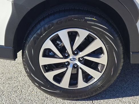 Certified 2025 Subaru Outback Premium image 8