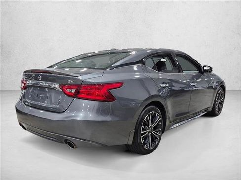 Used 2017 Nissan Maxima 3.5 SV w/ Dynamic Package FWD image 5