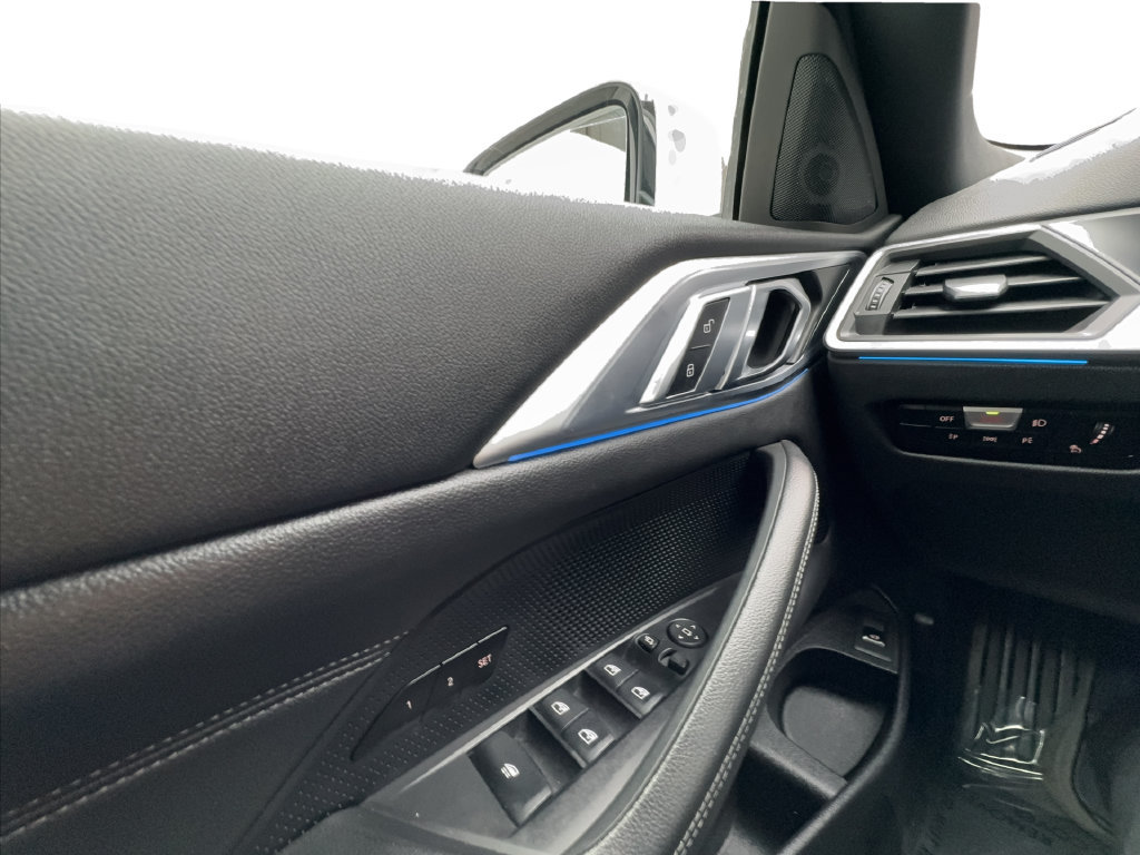 Used 2024 BMW 430i Convertible w/ Convenience Package RWD image 48