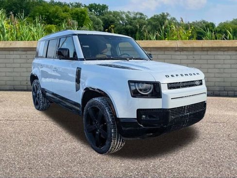 New 2026 Land Rover Defender 110 X-Dynamic SE image 3