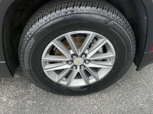 Used 2022 Chevrolet Traverse LT FWD image 12