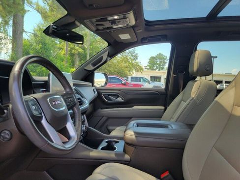 Used 2022 GMC Yukon XL SLT w/ SLT Premium Package RWD image 10