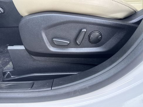 Used 2024 Ford Edge SEL image 20