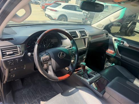 Used 2018 Lexus GX 460 Premium w/ Premium Package AWD/4WD image 5