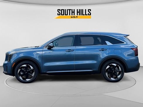 Used 2025 Kia Sorento EX AWD/4WD image 2