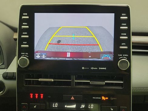 Used 2022 Toyota Avalon XLE w/ Moonroof Package FWD image 27