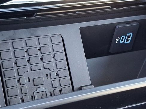 New 2026 Ford F250 Lariat w/ Black Appearance Package image 17