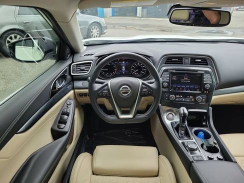 Used 2021 Nissan Maxima Platinum w/ Sport Mat Group FWD image 9