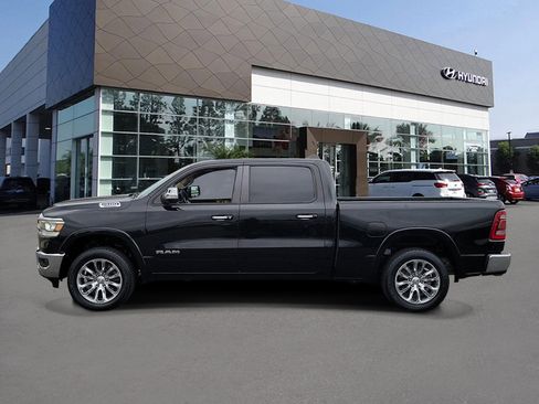 Used 2019 RAM 1500 Laramie AWD/4WD image 3