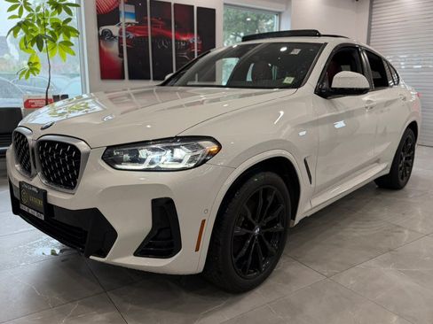 Used 2023 BMW X4 xDrive30i w/ M Sport Package AWD/4WD image 4