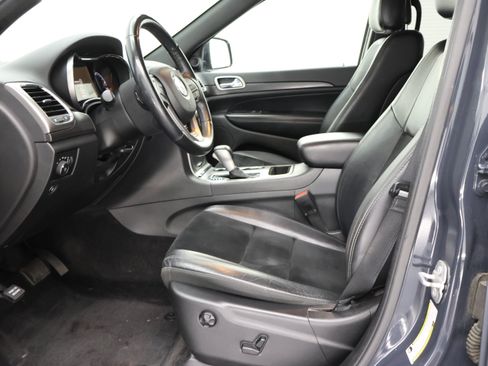 Used 2018 Jeep Grand Cherokee Altitude AWD/4WD image 8
