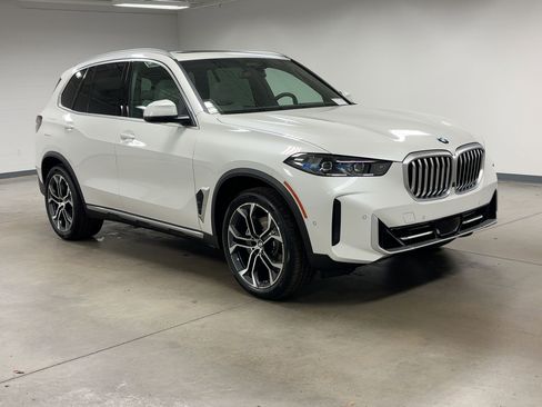 New 2026 BMW X5 sDrive40i w/ Parking Assistance Package image 7