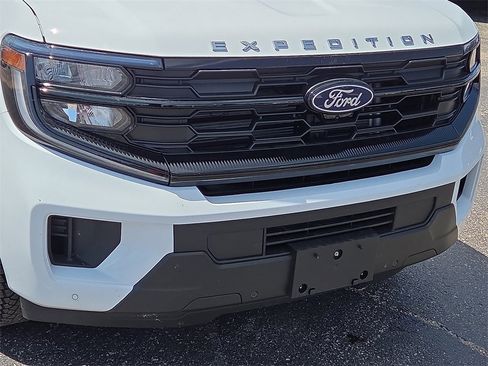 New 2025 Ford Expedition Max Active image 9
